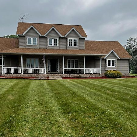 House On Grass Runway With Fly-In/Fly-Out Access Villa Tecumseh Bagian luar foto