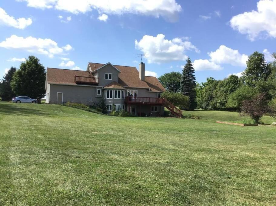 House On Grass Runway With Fly-In/Fly-Out Access Villa Tecumseh Bagian luar foto