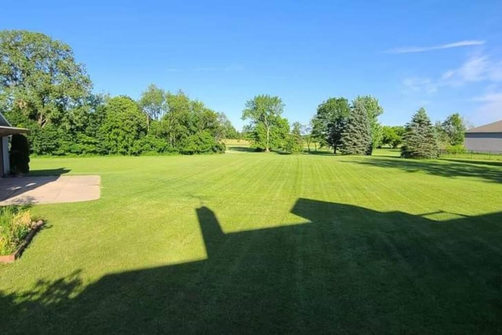 House On Grass Runway With Fly-In/Fly-Out Access Villa Tecumseh Bagian luar foto